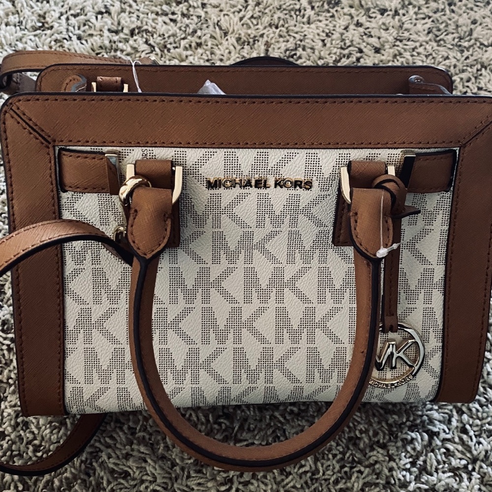 Michael Kors Dillion small acorn color BNWT